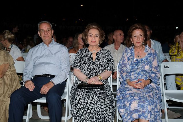 İLKER BAŞBUĞ, ÖZCAN VE HAYIRLI SABANCI, GECEDE EROL EVGİN'İ DİNLEMEYE GELEN İSİMLER ARASINDAYDILAR.
