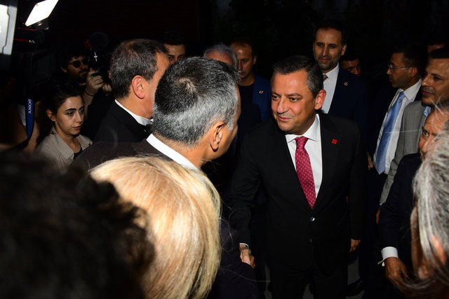 CHP GENEL BAŞKANI ÖZGÜR ÖZEL, DAVETTE YERİNİ ALMIŞTI