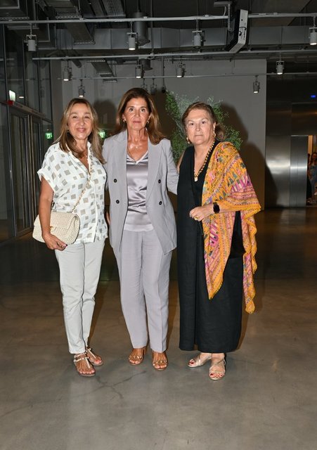 ESRA EKMEKÇİ, GÜLER SABANCI, OYA ECZACIBAŞI