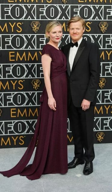 KRISTEN DUNST, JESSE PELOMONS
