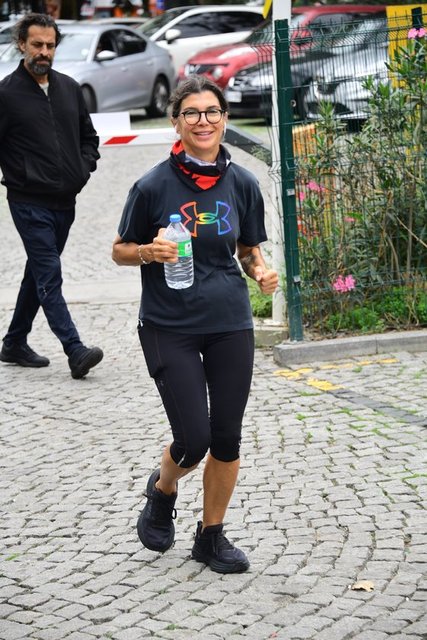 ZEYNEP ÜSTÜNEL