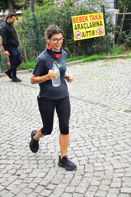 ZEYNEP ÜSTÜNEL