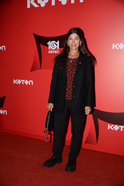 ZEYNEP ÜSTÜNEL