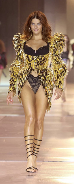 ISABELI FONTANA