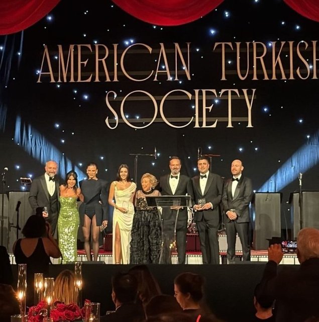 SUZAN SABANCI, SERENAY SARIKAYA, HANDE ERÇEL, HALİT ERGEÇ