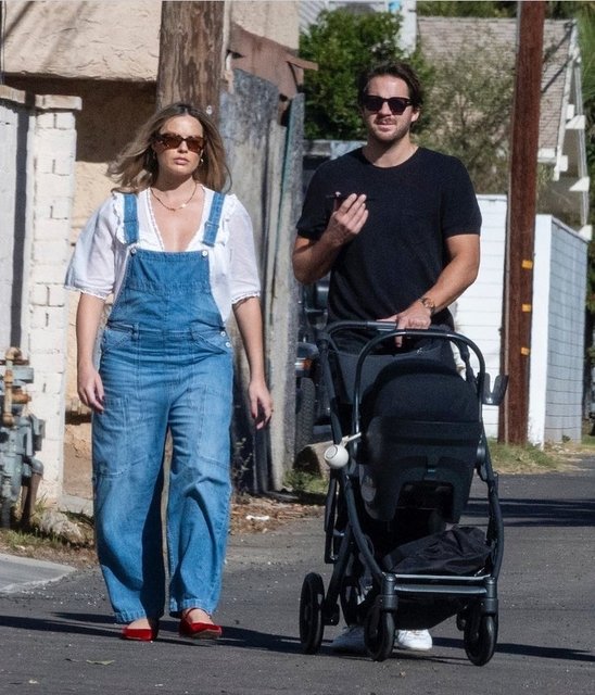 MARGOT ROBBIE, TOM ACKERLEY