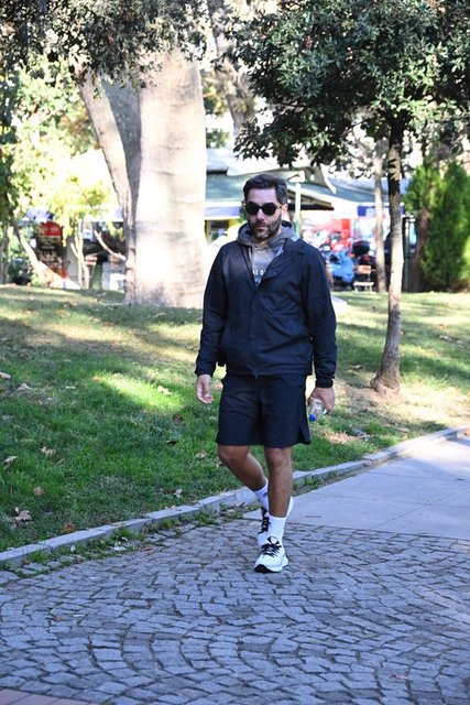 ALİZE DİNÇKÖK'ÜN ERKEK ARKADAŞI BAŞAR KOZANOĞLU'DA BEBEK PARKI'NDA YÜRÜYÜŞ YAPTI.