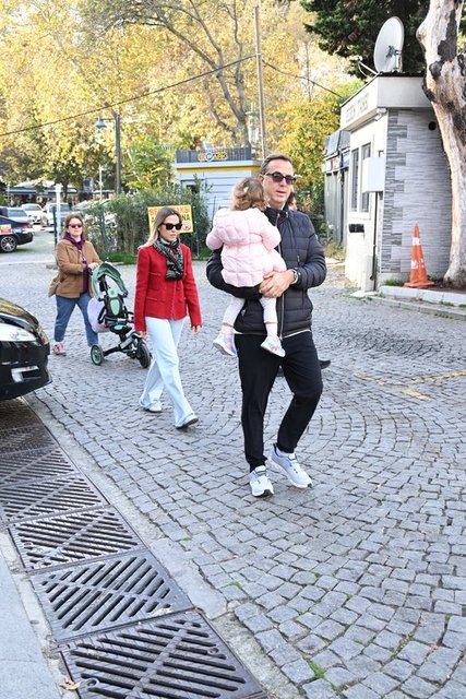 İŞ İNSANI MURAT ÖZYEĞİN EŞİ YASEMİN ÖZYEĞİN İLE BİRLİKTE BEBEK'TE OBJEKTİFLERE YANSIDI.