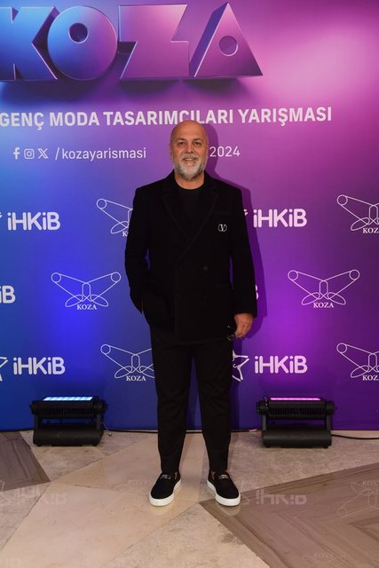 İTKİB ETKİNLİKLER KOMİTE BAŞKANI NEJDET AYAYDIN GENÇ TASARIMCILARIN YARIŞTIĞI GECEDE DAVETLİLERLE ÖZEL OLARAK İLGİLENDİ