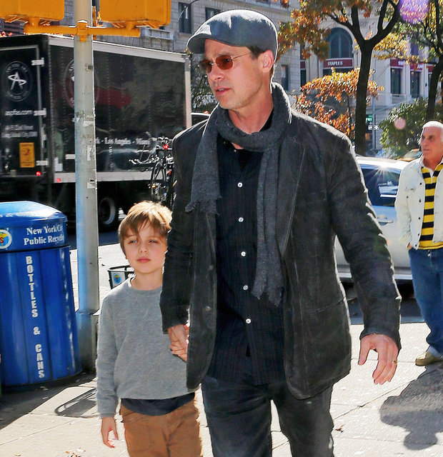 BRAD PITT, KNOX JOLIE PITT
