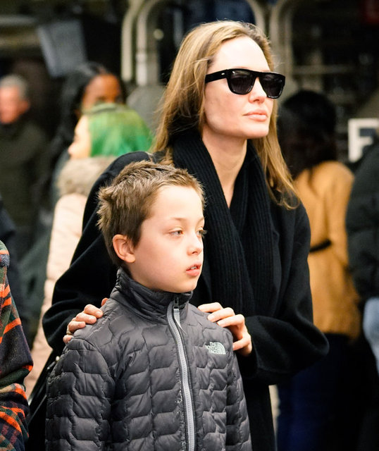 ANGELINA JOLIE, KNOX JOLIE PITT