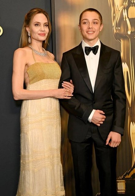 ANGELINA JOLIE, KNOX JOLIE PITT