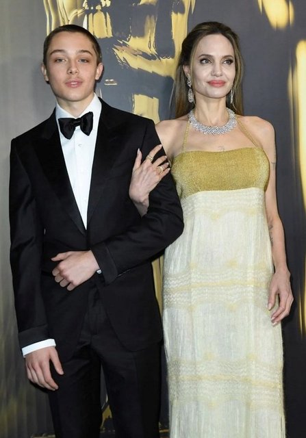 ANGELINA JOLIE, KNOX JOLIE PITT