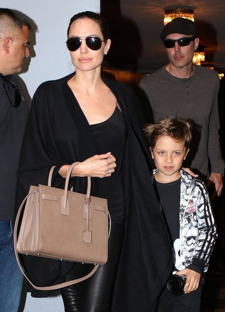 ANGELINA JOLIE, KNOX JOLIE PITT