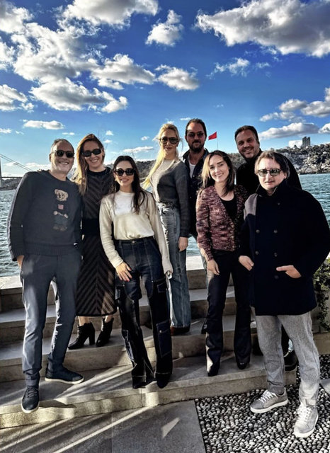 SANEM-RALF TEZMAN, NAZLI ÇELİK, HANDE-MEHMET GAMGAM VE FULYA-UMUT ÖZKANCA İSTANBUL BOĞAZI'NDA TEKNEYLE DOLAŞTI.