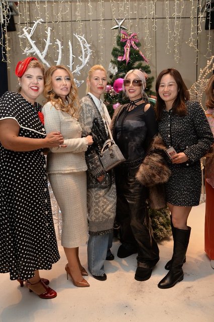 EBRU UYGUN, ASLI ÖZDEMİR, DERİN MERMERCİ, HANDE YENER, SHIMMER CHEN