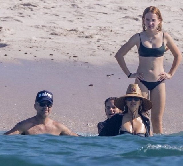 JESSICA ALBA-CASH GARNER WARREN