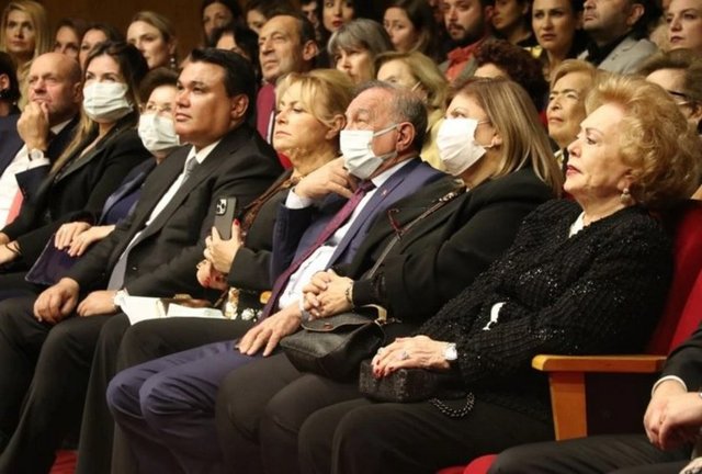 DEMET SABANCI EŞİ CENGİZ ÇETİNDOĞAN VE ÖZCAN SABANCI TÖRENİ ÖN SIRALARDAN TAKİP ETTİLER.