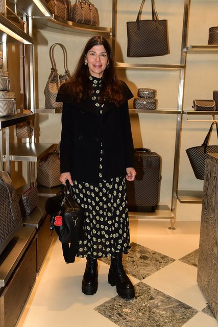 ZEYNEP ÜSTÜNEL