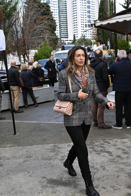 LARA TÜRKER ÜNSAL