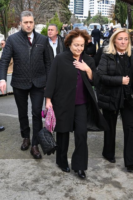 BERNA YILMAZ CENAZE TÖRENİNE KATILDI.