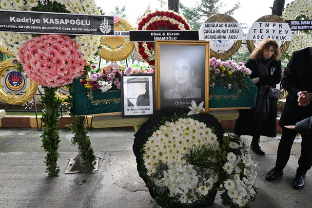 HASTALIĞI NEDENİYLE HAYATA GÖZLERİNİ YUMAN ÖZLEM CANKURTARAN'IN CENAZE TÖRENİNDE GÖZYAŞLARI SEL OLDU.