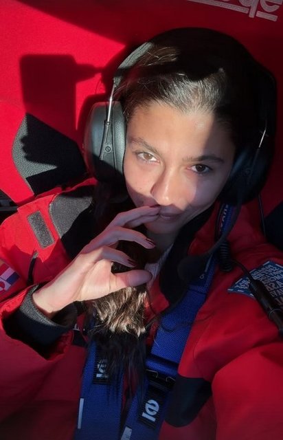 NAZLI KAYAASLAN, CEM HAKKO'NUN ARACINDA ÇEKİLDİĞİ KARELERİ SOSYAL MEDYA HESABINDAN PAYLŞATI. 