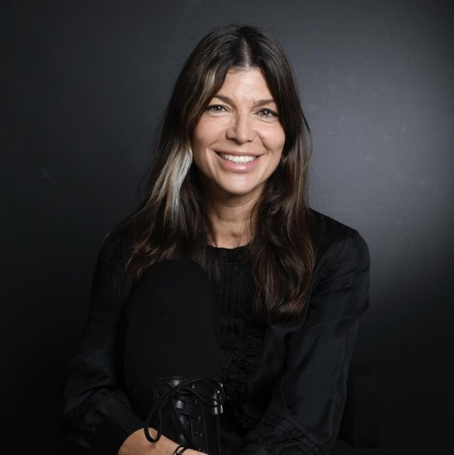 ZEYNEP ÜSTÜNEL