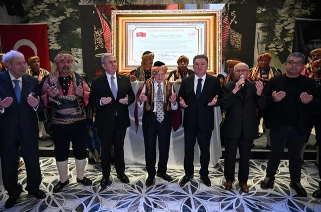 KOÇ HOLDİNG ONURSAL BAŞKANI RAHMİ KOÇ, ANKARA BÜYÜKŞEHİR BELEDİYE BAŞKANI MANSUR YAVAŞ