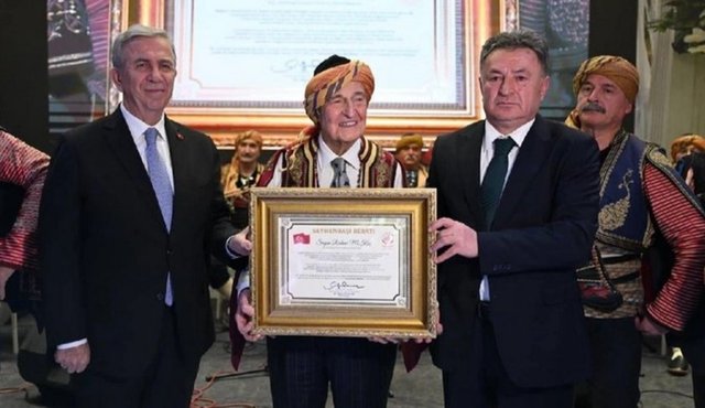 KOÇ HOLDİNG ONURSAL BAŞKANI RAHMİ KOÇ, ANKARA BÜYÜKŞEHİR BELEDİYE BAŞKANI MANSUR YAVAŞ