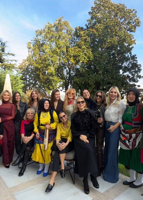 BERNA ÇEBİ, BERRİN ZORLU, ARZU SABANCI, ŞEBNEM ÇAPA, ASLI GÜMÜŞEL