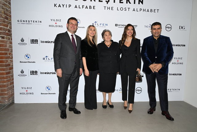 AHMET GÜNEŞTEKİN SERGİSİNDE İSTANBUL BÜYÜKŞEHİR BELEDİYE BAŞKANI EKREM İMAMOĞLU VE EŞİ DİLEK İMAMOĞLU'NU AĞIRLADI.