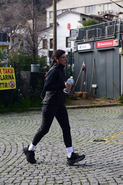 ZEYNEP ÜSTÜNEL