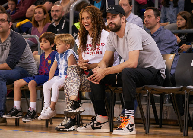 SHAKIRA, GERARD PIQUE