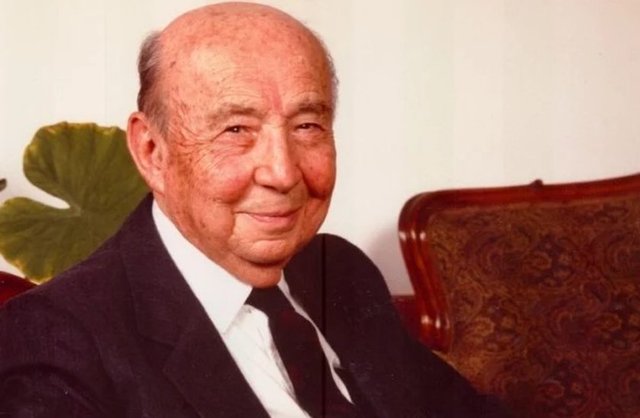VEHBİ KOÇ
