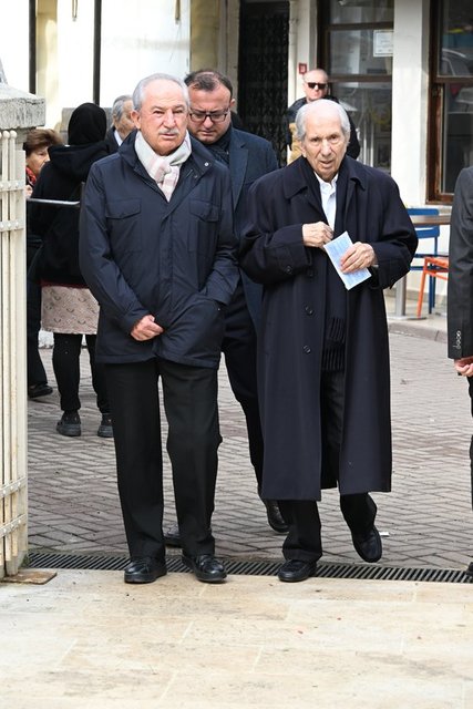 HÜSAMETTİN ÖZKAN CENAZE TÖRENİNDE YERİNİ ALDI
