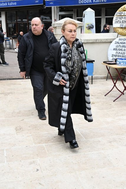 DEMET SABANCI ÇETİNDOĞAN ACILI AİLEYİ YALNIZ BIRAKMADI.