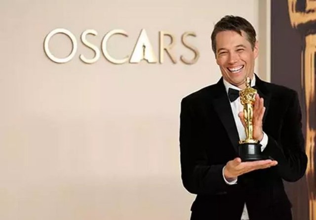 SEAN BAKER