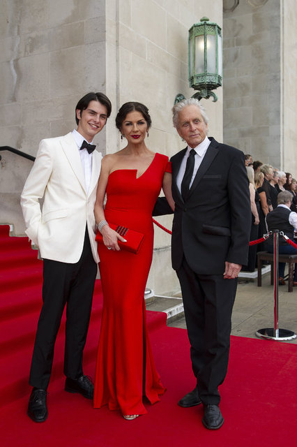 MICHAEL DOUGLAS-CATHERINE ZETA JONES, DYLAN DOUGLAS