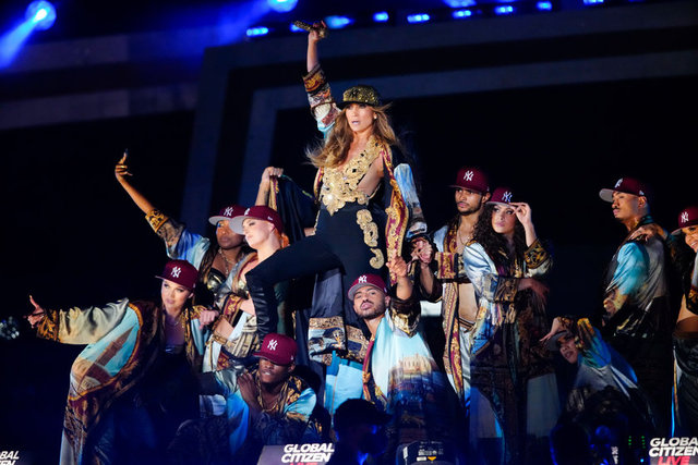 JENNIFER LOPEZ