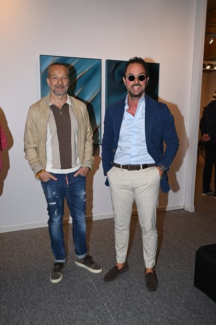 CENGİZ YATAĞAN VE RALF TEZMAN SANAT ESERLERİNİ BİRLİKTE İNCELEDİ.