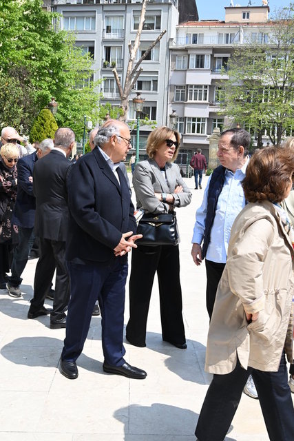 HALİS-ALEV KOMİLİ