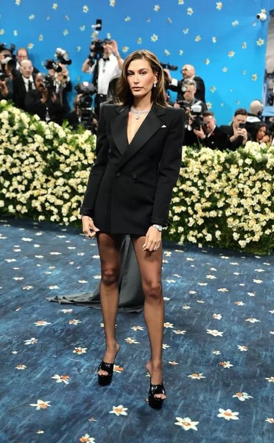 HAILEY BIEBER