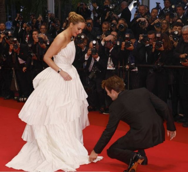 JENNIFER LAWRENCE, ROBERT PATTINSON