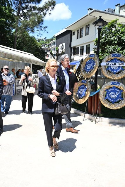 BETTİNA MACHLER, SİNAN DERELİ
