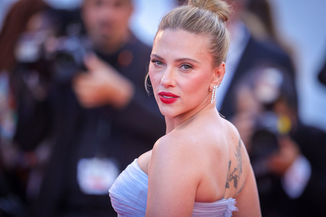 SCARLETT JOHANSSON