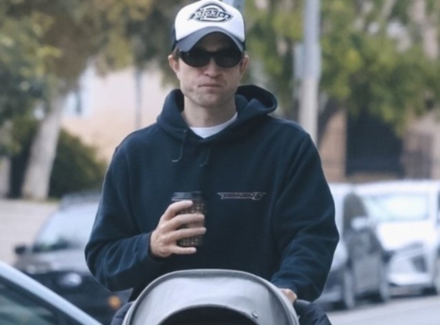 ROBERT PATTINSON