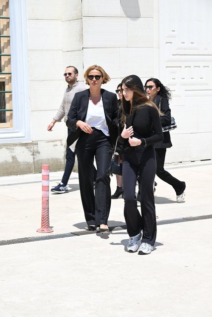 AHU ORAKÇIOĞLU