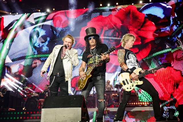GUNS N' ROSES