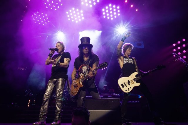 GUNS N' ROSES
